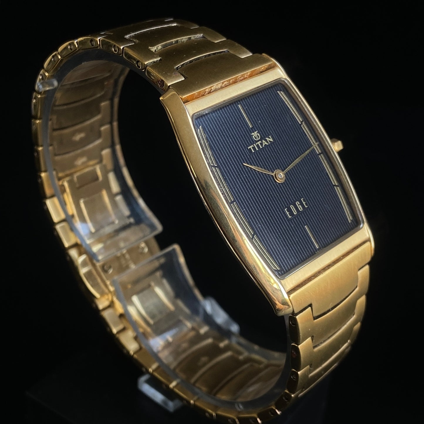 Original TITAN EDGE 1044YCE31 Barrel Black Face 29MM Case Men's Watch k29