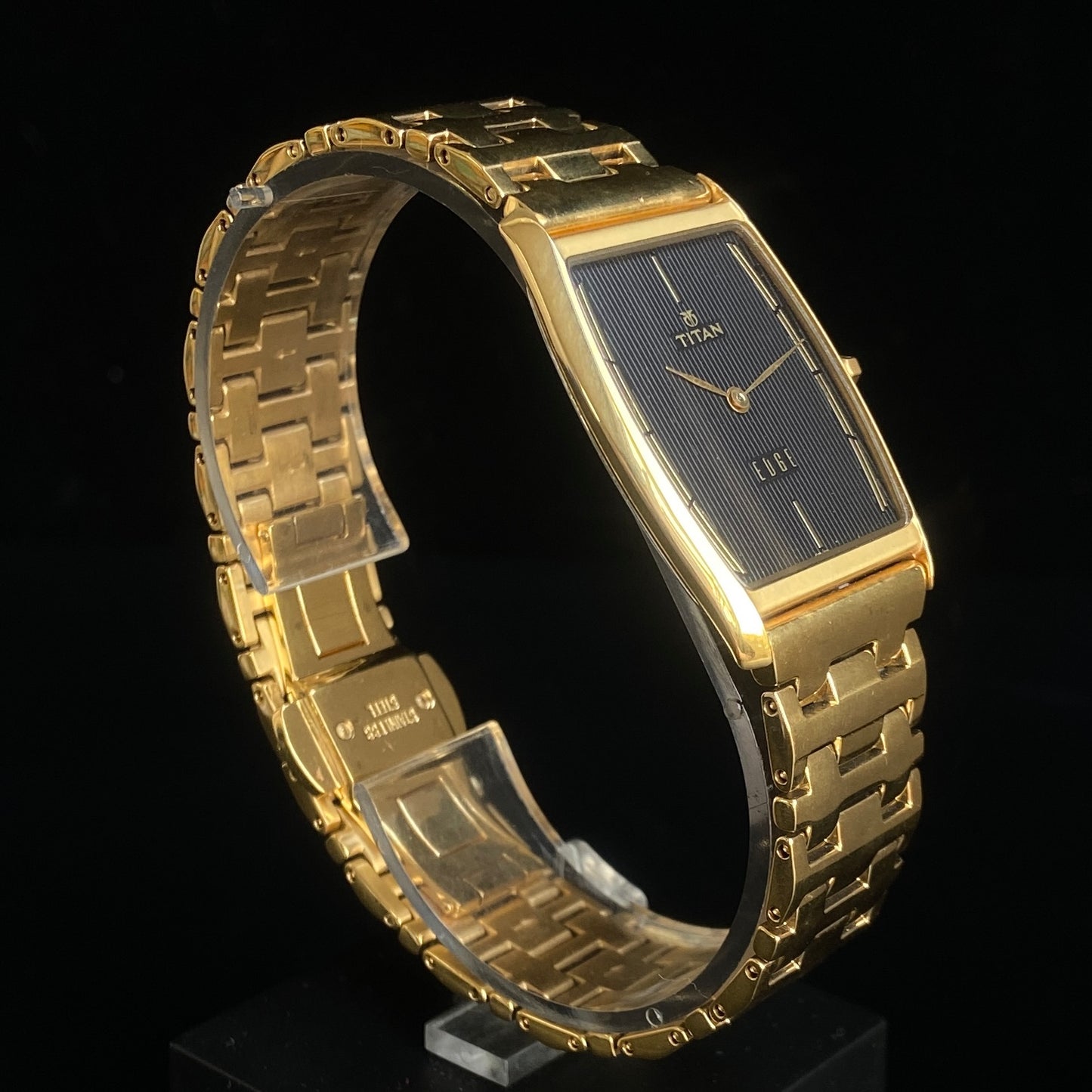 Original TITAN EDGE 1044YCE31 Barrel Black Face 29MM Case Men's Watch k32