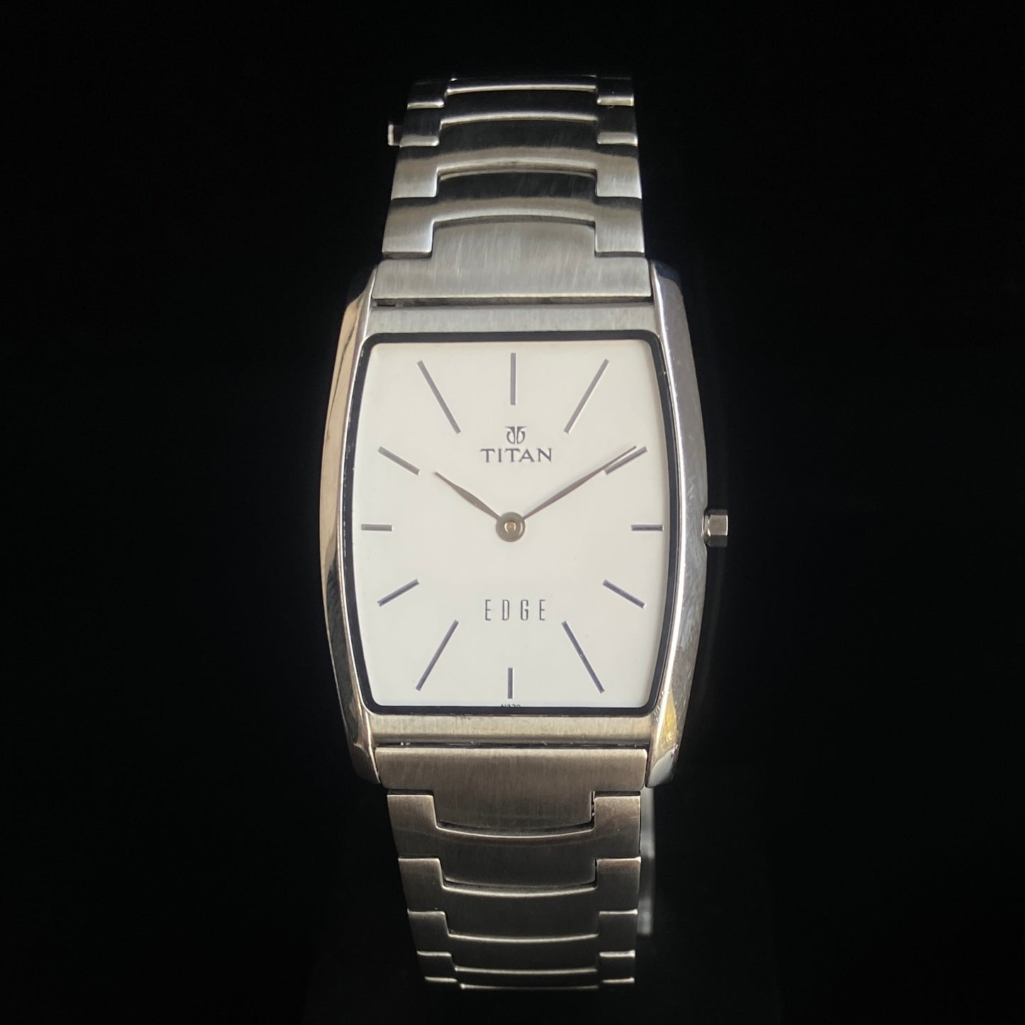 Original TITAN EDGE 1044YBE31 Barrel White Face 29MM Case Men's Watch k33