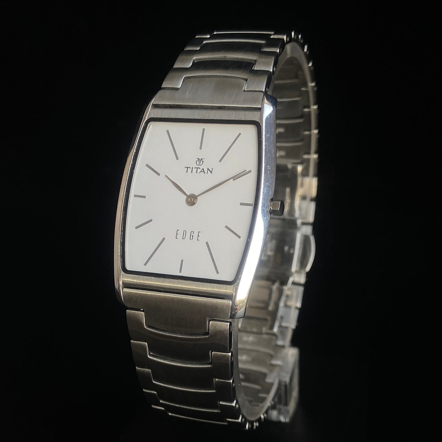 Original TITAN EDGE 1044YBE31 Barrel White Face 29MM Case Men's Watch k33