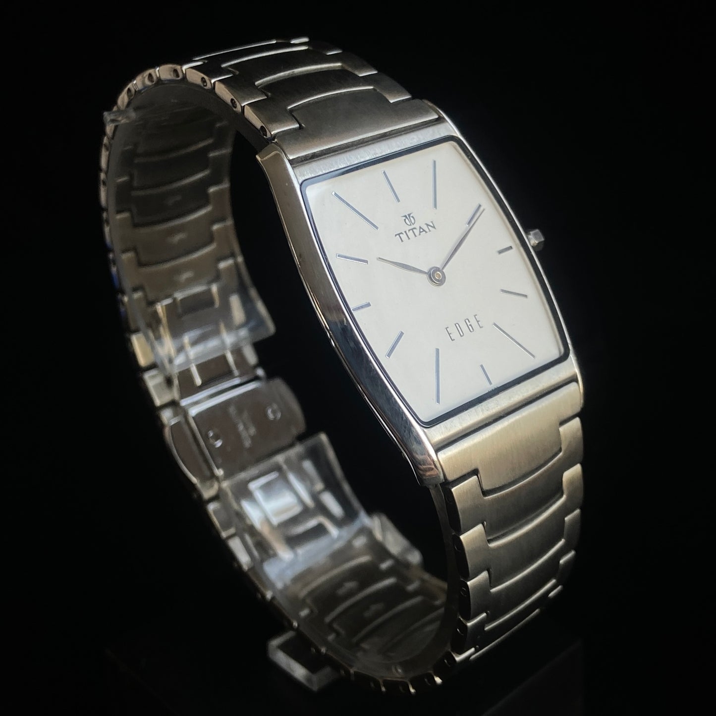 Original TITAN EDGE 1044YBE31 Barrel White Face 29MM Case Men's Watch k33