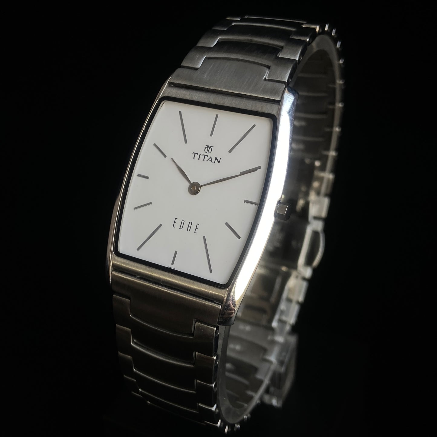 Original TITAN EDGE 1044YBE31 Barrel White Face 29MM Case Men's Watch k33