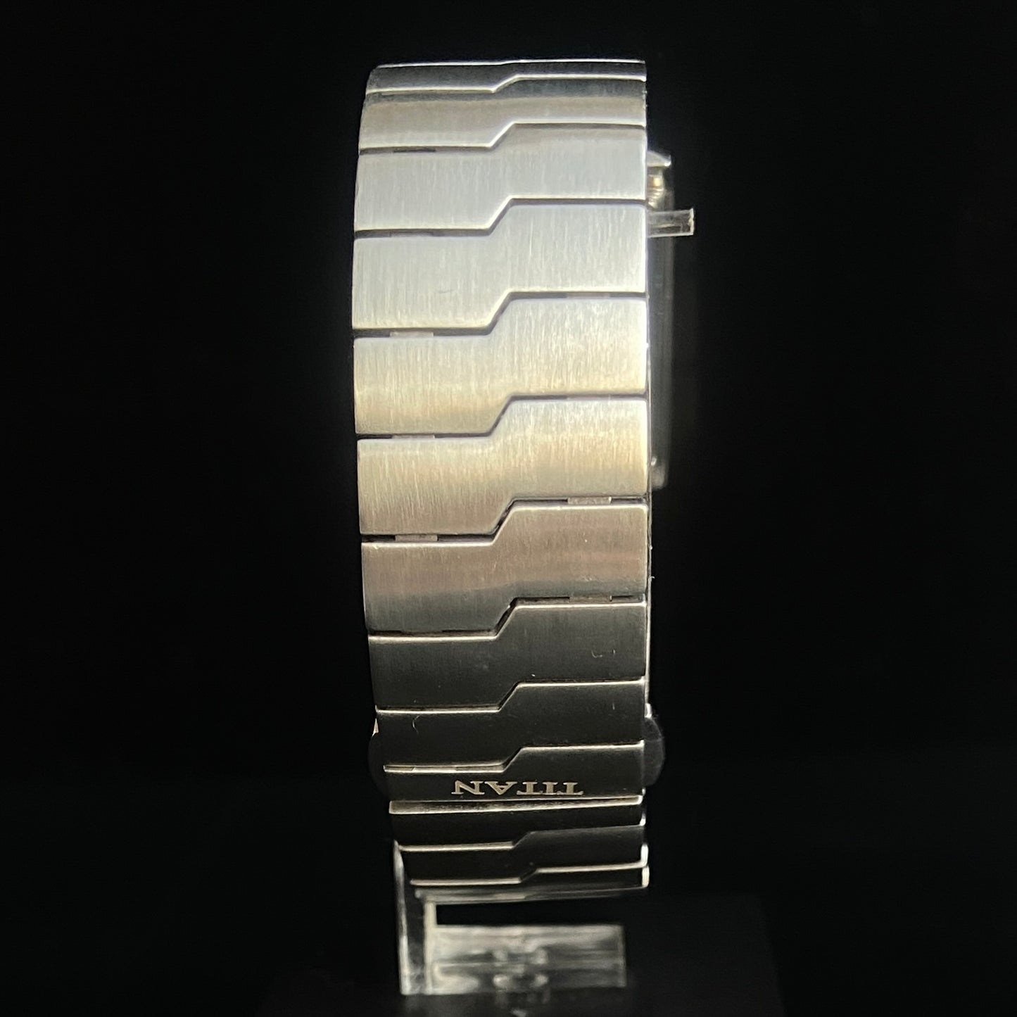 Original TITAN EDGE 1043YCDE31 Rectangular Black Face 25MM Case Men's Watch K34