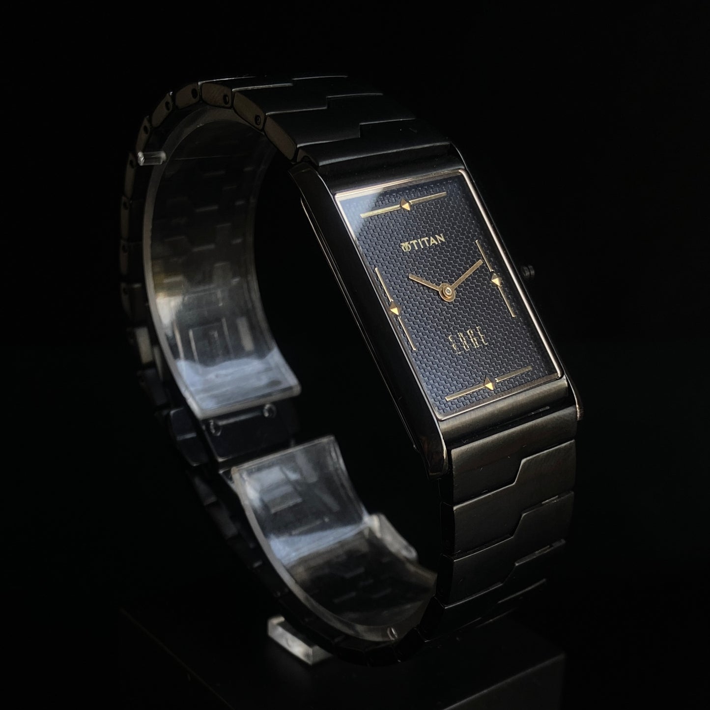 Original TITAN EDGE 1043YCDE31 Rectangular Black Face 25MM Case Men's Watch K35