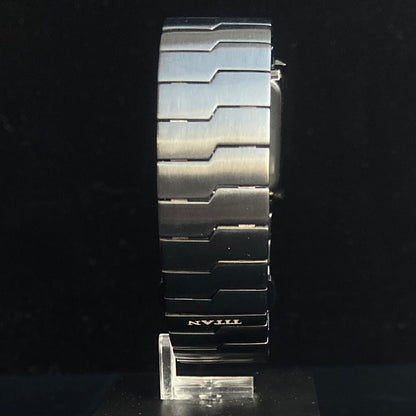 Original TITAN EDGE 1043YCA Rectangular Black Face 25MM Case Men's Watch K36