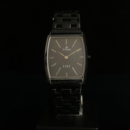 Original TITAN EDGE 1044YCB Barrel Black Face 29MM Case Men's Watch K38