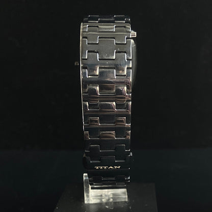 Original TITAN EDGE 1044YCB Barrel Black Face 29MM Case Men's Watch K38