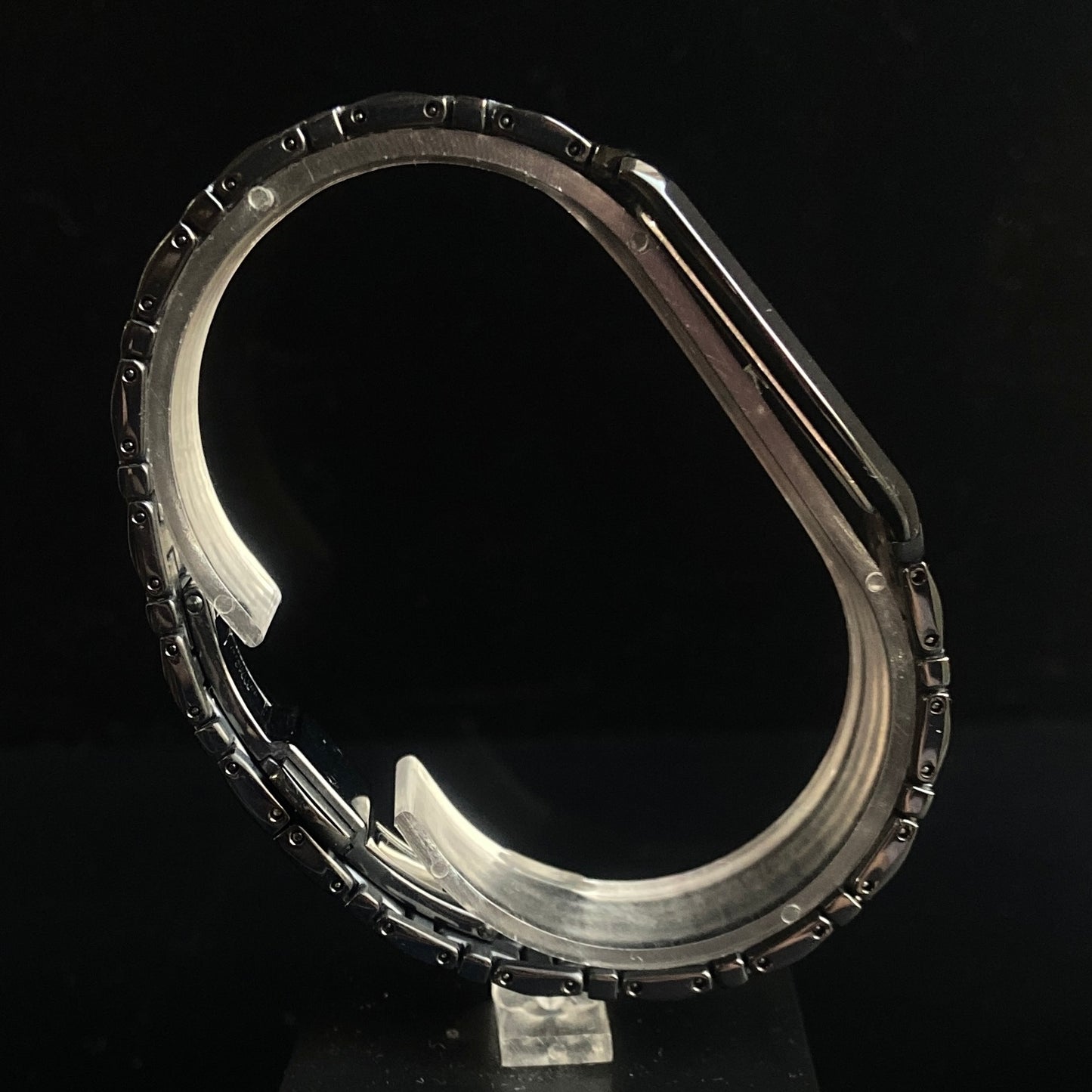 Original TITAN EDGE 1044YCB Barrel Black Face 29MM Case Men's Watch K38