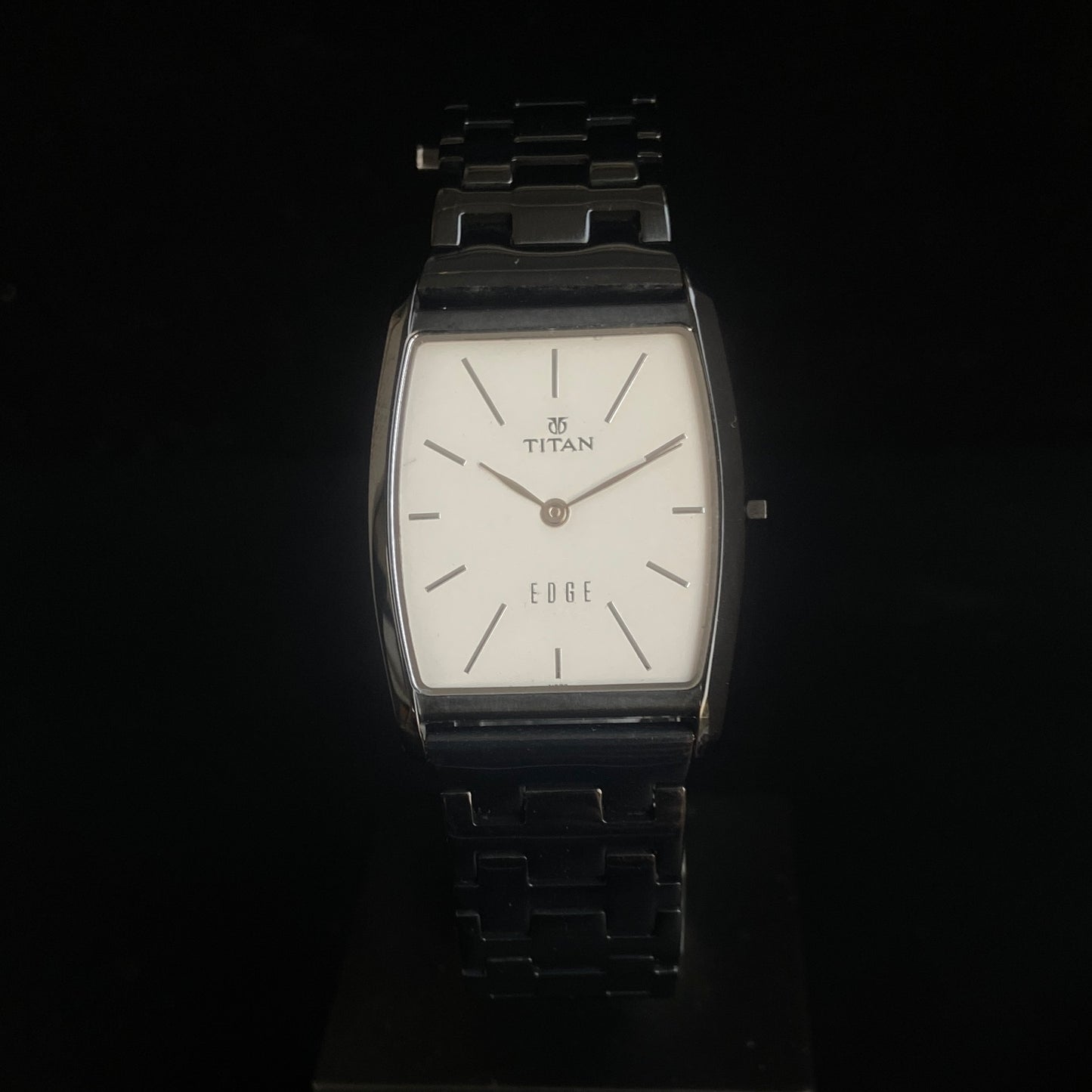 Original TITAN EDGE 1044YCB Barrel White Face 29MM Case Men's Watch K39