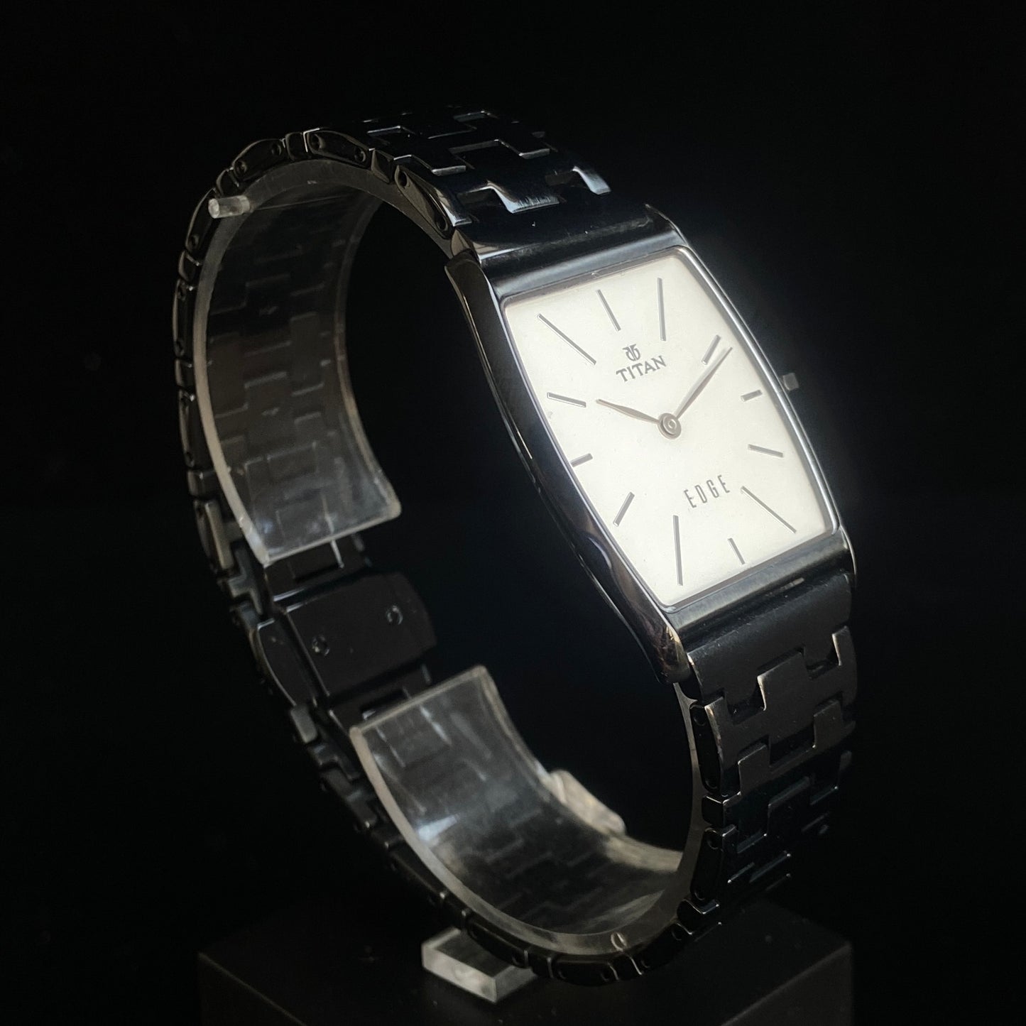 Original TITAN EDGE 1044YCB Barrel White Face 29MM Case Men's Watch K39