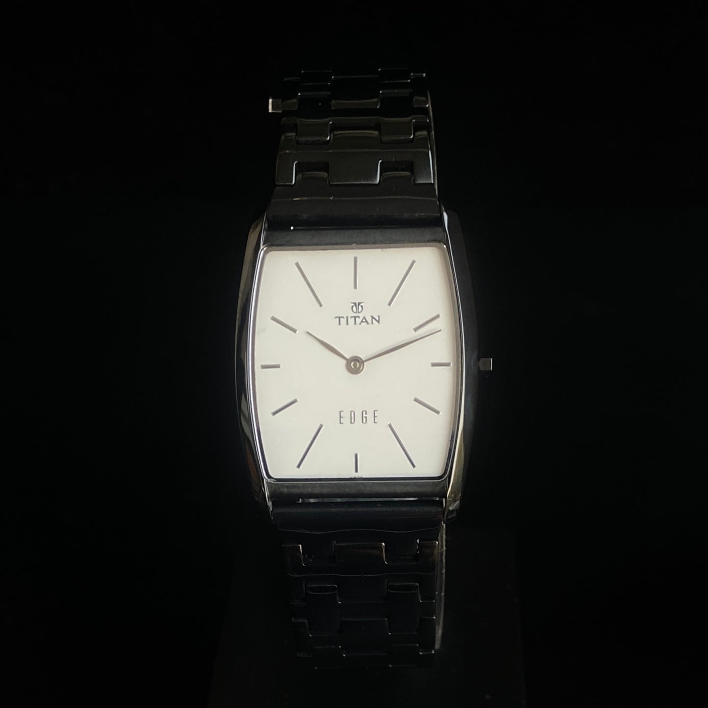 Original TITAN EDGE 1044YCB Barrel White Face 29MM Case Men's Watch K39