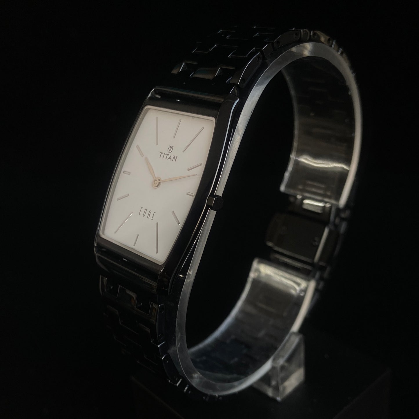 Original TITAN EDGE 1044YCB Barrel White Face 29MM Case Men's Watch K39