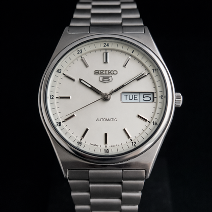 Vintage 1979 Original Seiko 5 Automatic 6309-6028 White Face 17 Jewels Day-Date Japanese Men's Wrist Watch S24