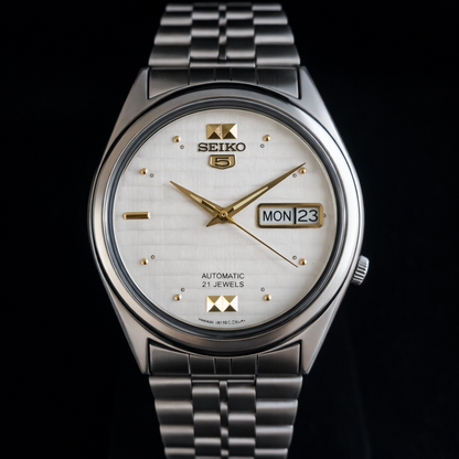 Vintage 1979 Original Seiko 5 Automatic 7009-876A White Face 17 Jewels Day-Date Japanese Men's Wrist Watch S47