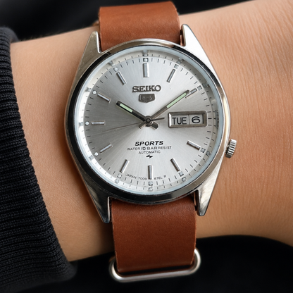 Vintage Mod Seiko 5 Automatic 17 Jewels Cal. 7009 Silver Face Brown Leather Band Day-Date Men's Wrist Watch Sk