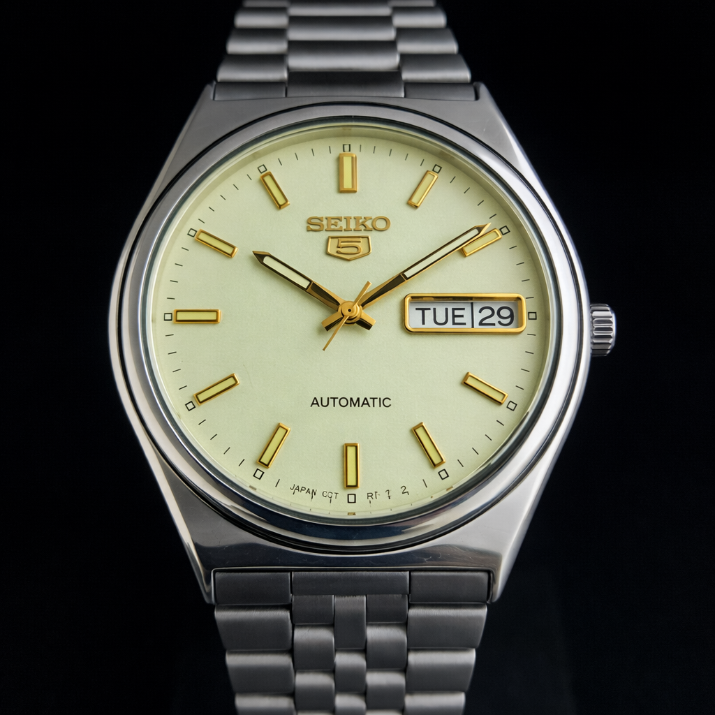 Vintage 1999 Original Seiko 5 Automatic 7S26-3040 lume Face 21 Jewels Day-Date Japanese Men's Wrist Watch S20