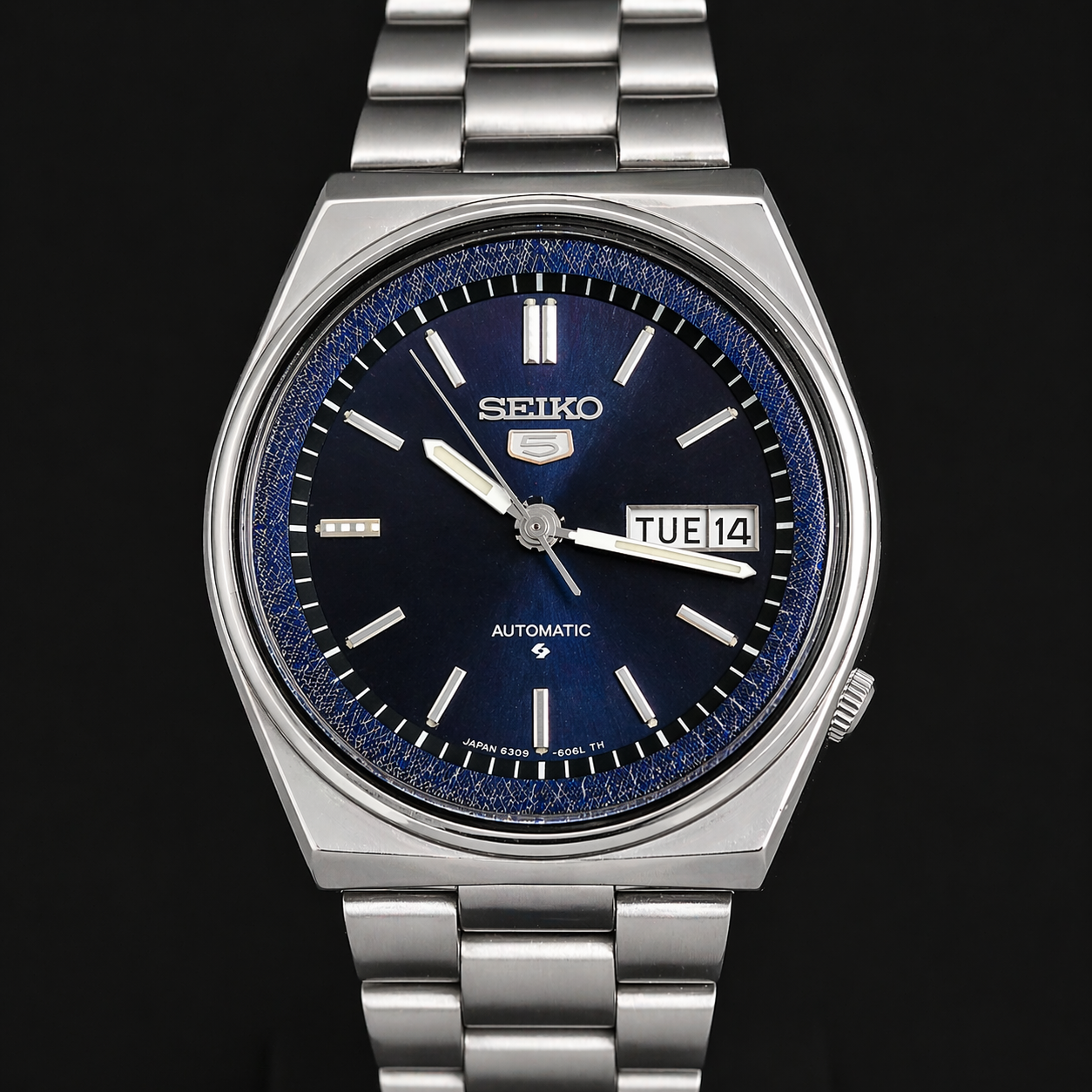 Vintage 1981 Original Seiko 5 Automatic 6309-602A Blue Face 17 Jewels Day-Date Japanese Men's Wrist Watch S64