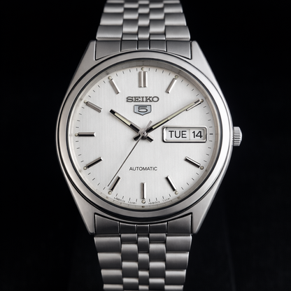 Vintage 1982 Original Seiko 5 Automatic 6309-8840 White Face 17 Jewels Day-Date Japanese Men's Wrist Watch S29