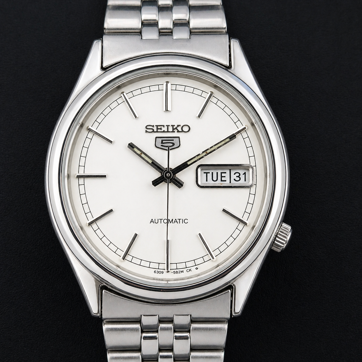 Vintage 1983 Original Seiko 5 Automatic 6309-5820 White Face 17 Jewels Day-Date Japanese Men's Wrist Watch S84