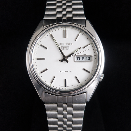 Vintage 1985 Original Seiko 5 Automatic 6309-8800 White Face 17 Jewels Day-Date Japanese Men's Wrist Watch S49
