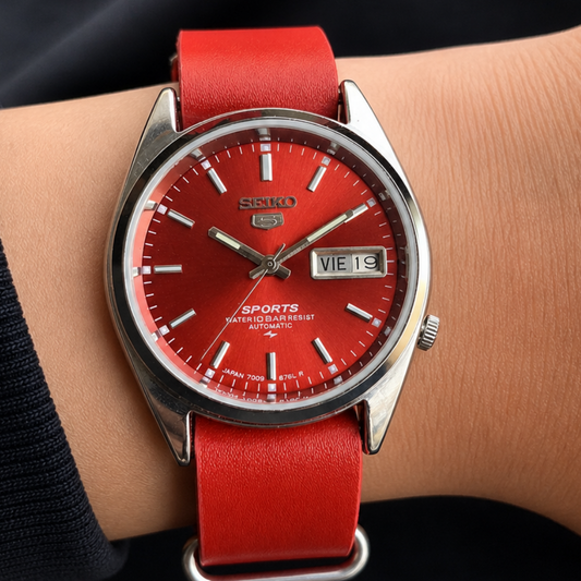 Vintage Mod Seiko 5 Automatic 17 Jewels Cal. 7009 Red Face Red Nato Leather Band Day-Date Men's Wrist Watch Sk