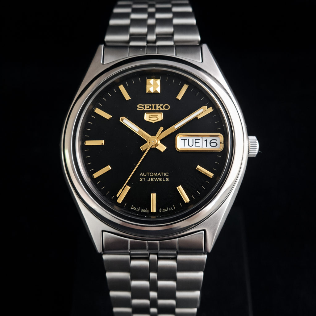 Vintage 2000 Original Seiko 5 Automatic 7S26-0070 Black Face 21 Jewels Day-Date Japanese Men's Wrist Watch S45