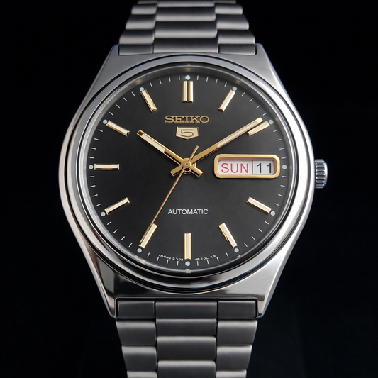 Vintage 1984 Original Seiko 5 Automatic 6309-8230 Black Face 17 Jewels Day-Date Japanese Men's Wrist Watch S18