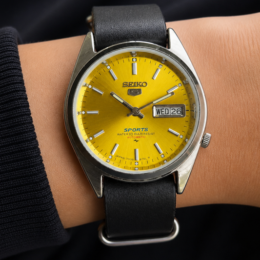 Vintage Mod Seiko 5 Automatic 17 Jewels Cal. 7009 Yellow Face Black Nato Leather Band Day-Date Men's Wrist Watch SK