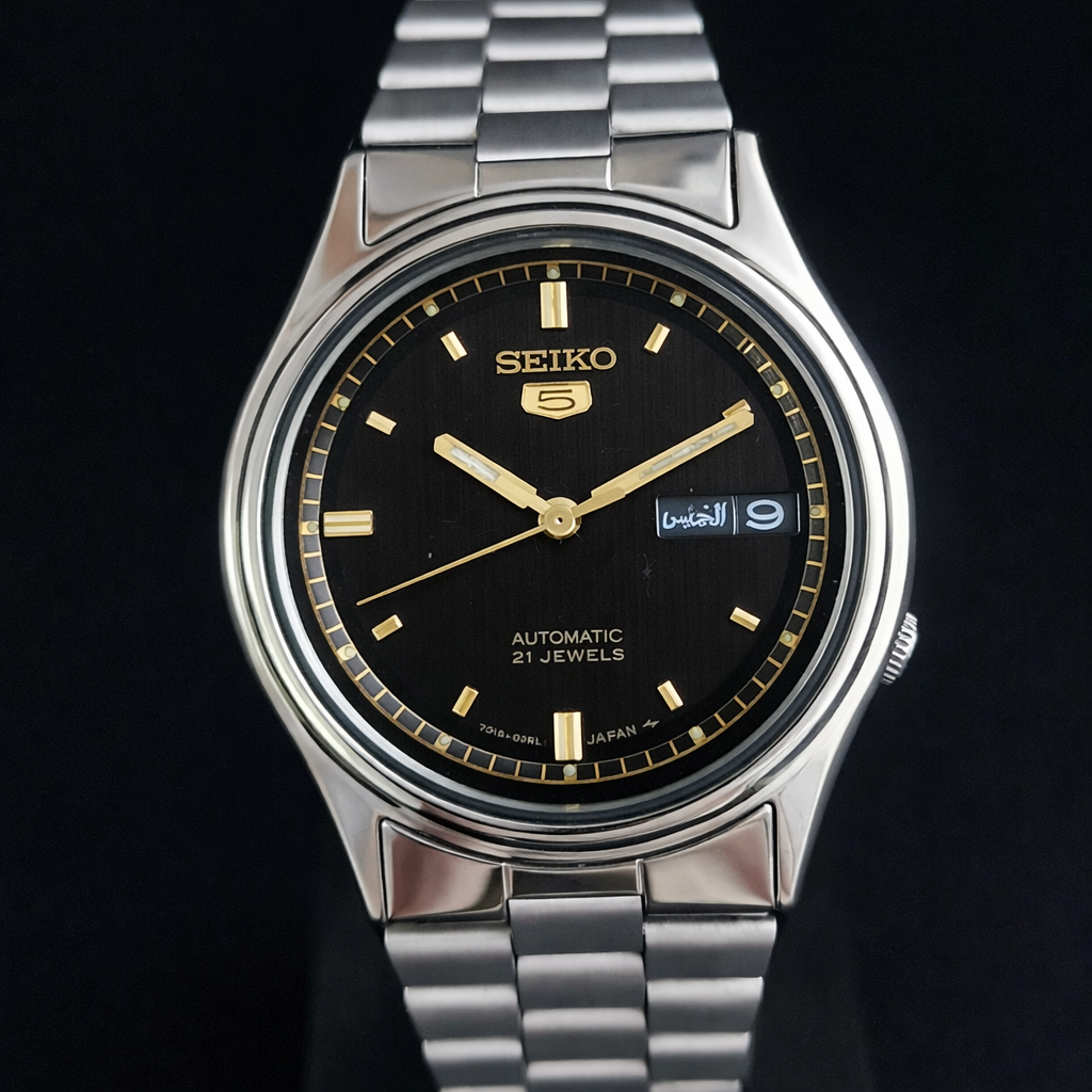 Vintage 1969 Original Seiko 5 Automatic 7019-8180 Black Face 21 Jewels Day-Date Japanese Men's Wrist Watch S36
