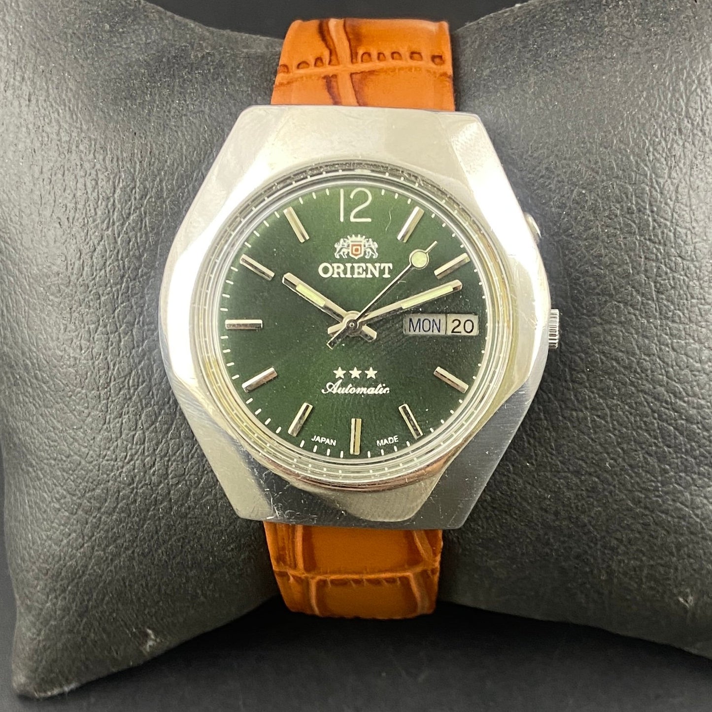 Vintage Orient Green Face Automatic 21 Jewels Men,s Wrist Watch