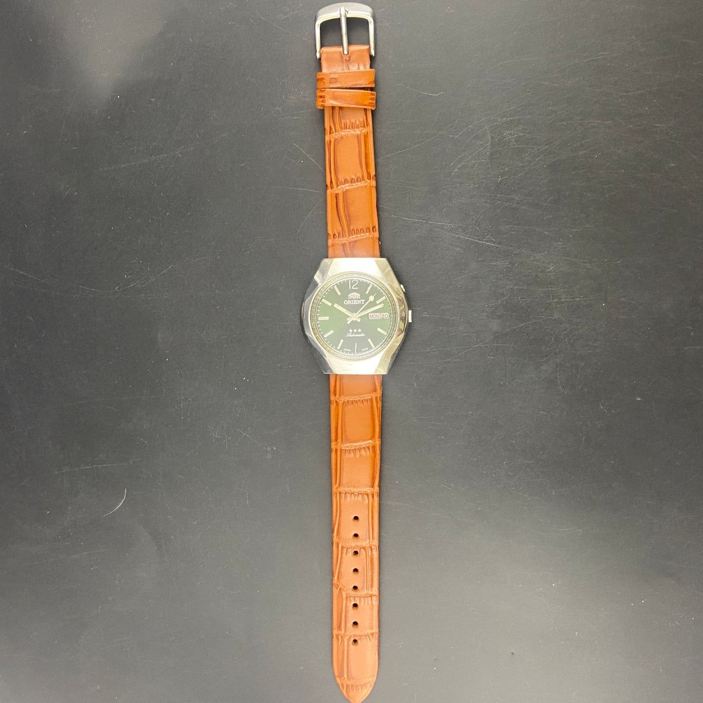 Vintage Orient Green Face Automatic 21 Jewels Men,s Wrist Watch