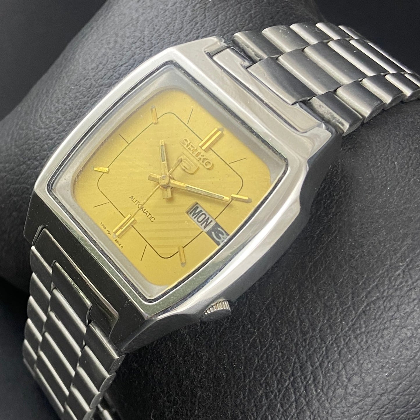 Vintage Original Seiko 5 Automatic Gold Face Cal. 7009 Men's Wrist Watch Serviced.