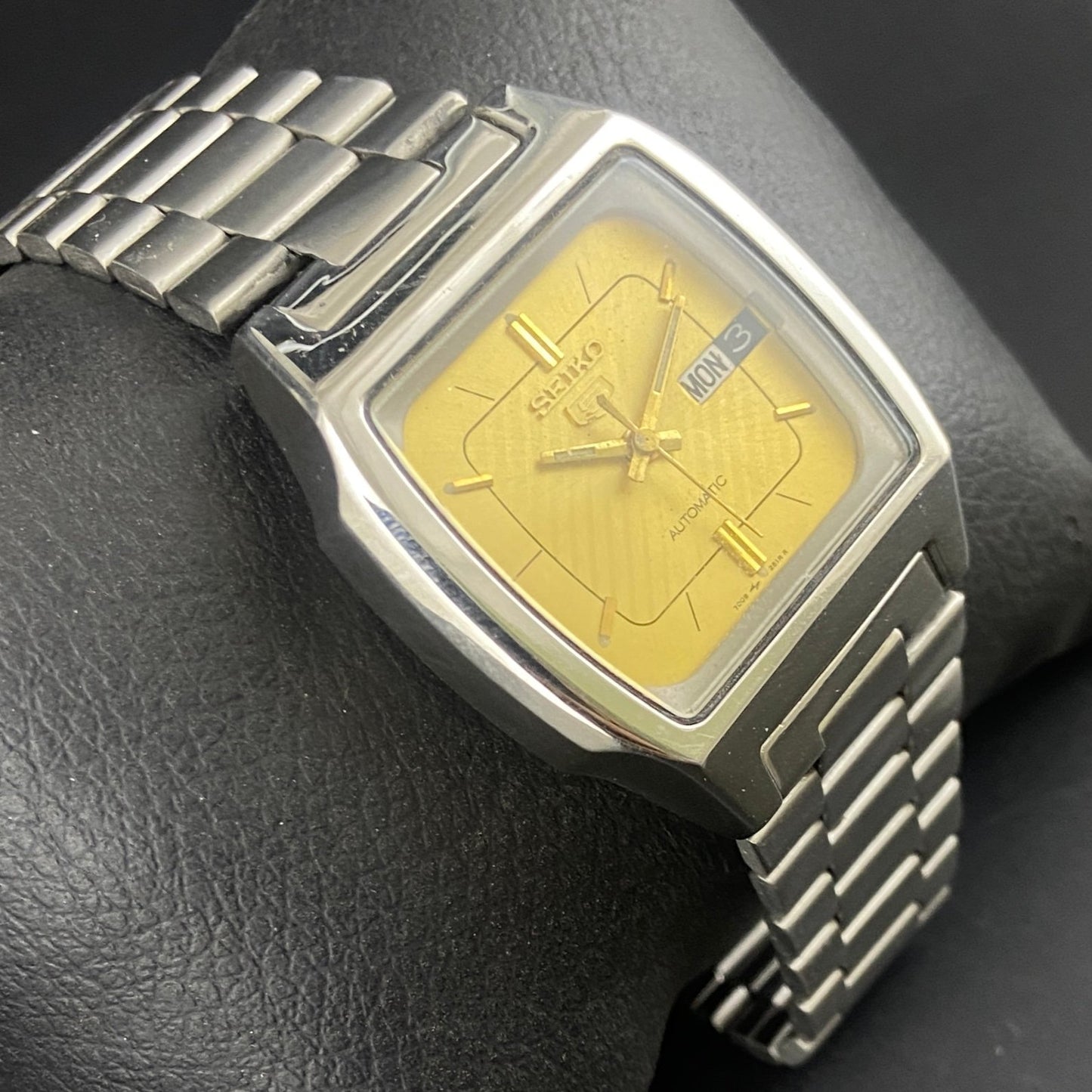 Vintage Original Seiko 5 Automatic Gold Face Cal. 7009 Men's Wrist Watch Serviced.