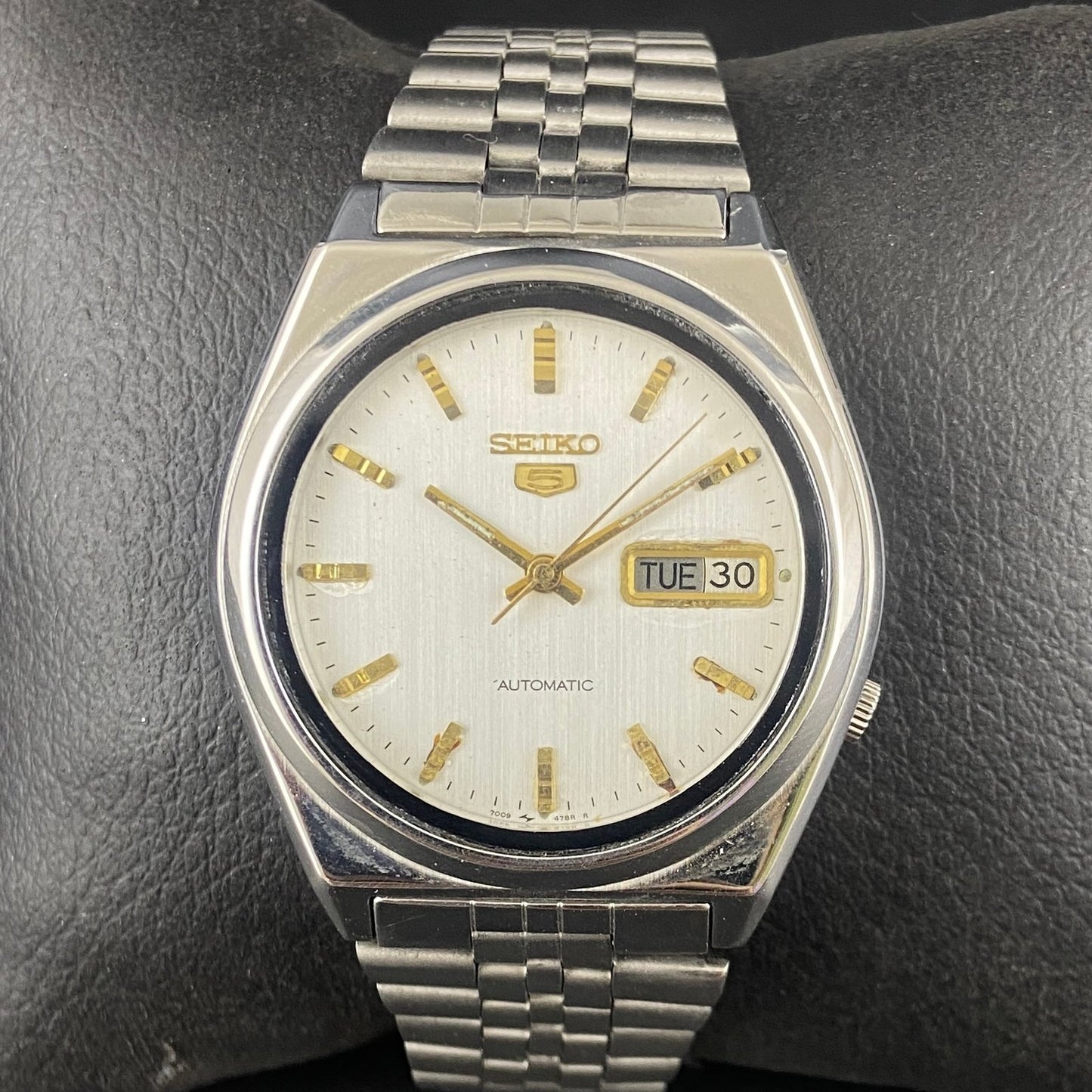 Vintage Original Seiko 5 Automatic White Face Cal. 7009 Men's Wrist Watch Serviced.