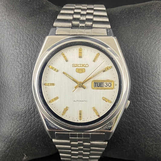 Vintage Original Seiko 5 Automatic White Face Cal. 7009 Men's Wrist Watch Serviced.