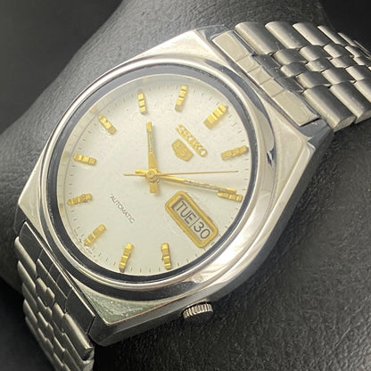 Vintage Original Seiko 5 Automatic White Face Cal. 7009 Men's Wrist Watch Serviced.