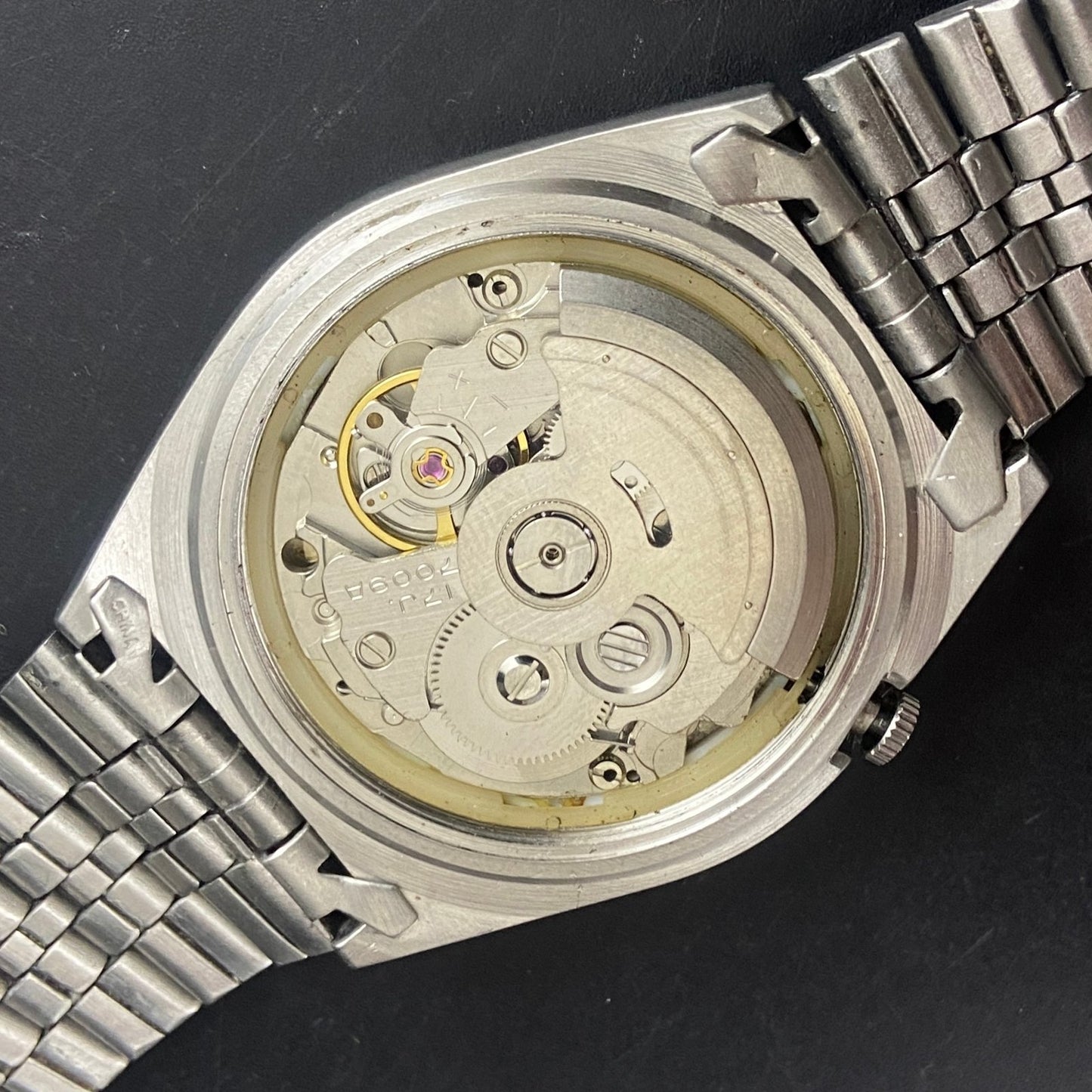 Vintage Original Seiko 5 Automatic White Face Cal. 7009 Men's Wrist Watch Serviced.