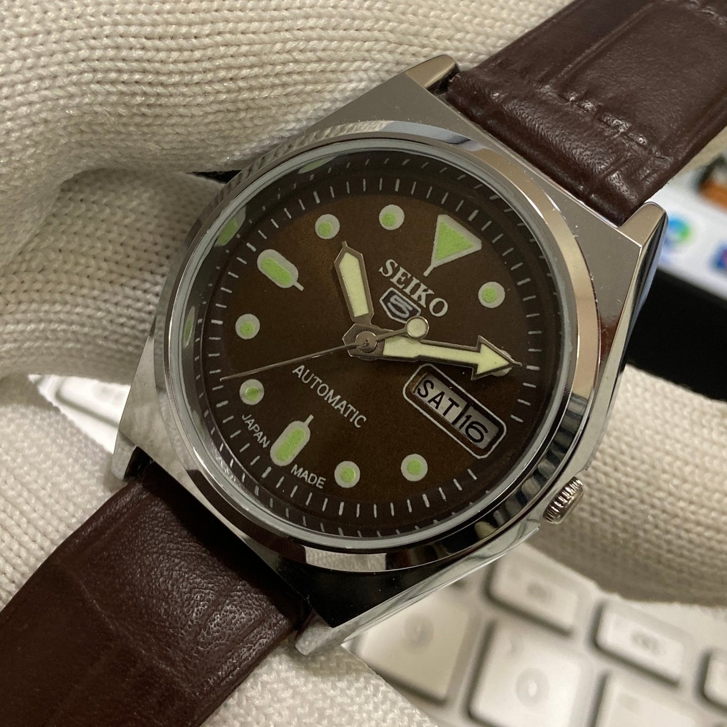 Vintage Seiko 5 Automatic 17Jewels Cal. 6309 Brown Face Brown Band Men's Wrist Watch SB01