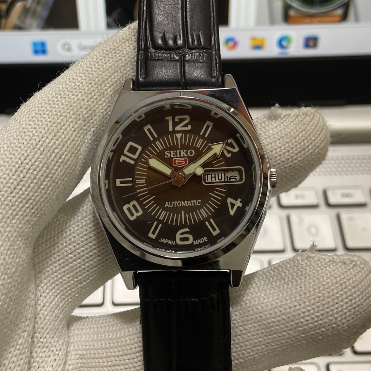 Vintage MOD Seiko 5 Automatic 17Jewels Cal. 6309 Brown Face Black Band Men's Wrist Watch SB03