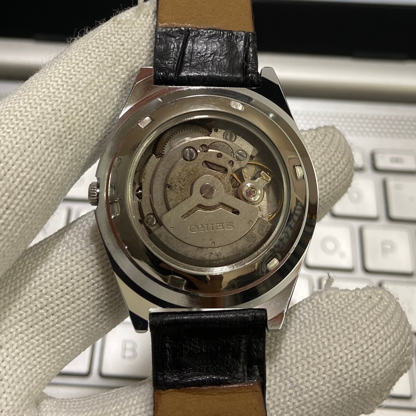 Vintage Seiko 5 Automatic 17Jewels Cal. 6309 White Face Black Band Men's Wrist Watch SB04