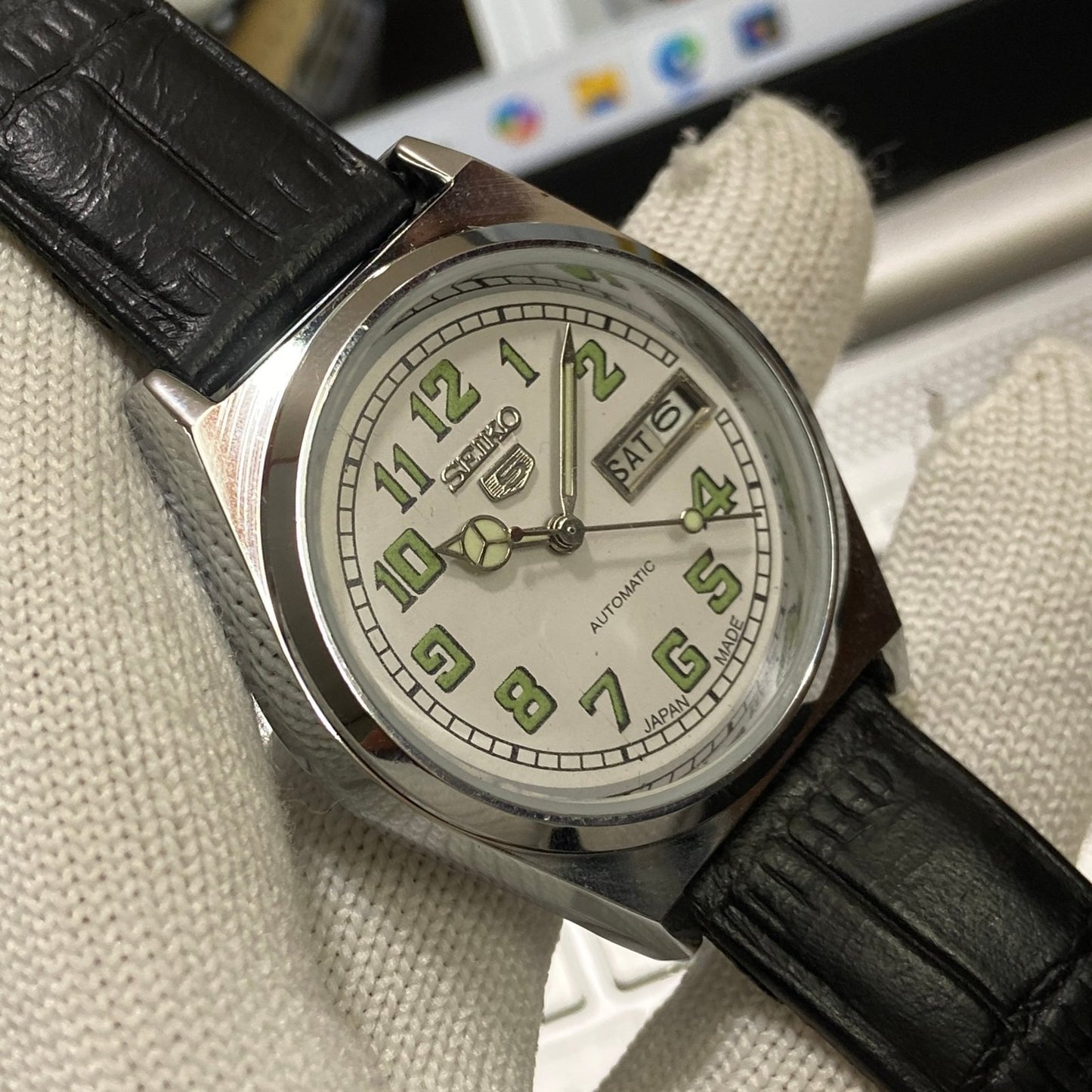 Vintage Seiko 5 Automatic 17Jewels Cal. 6309 White Face Black Band Men's Wrist Watch SB06