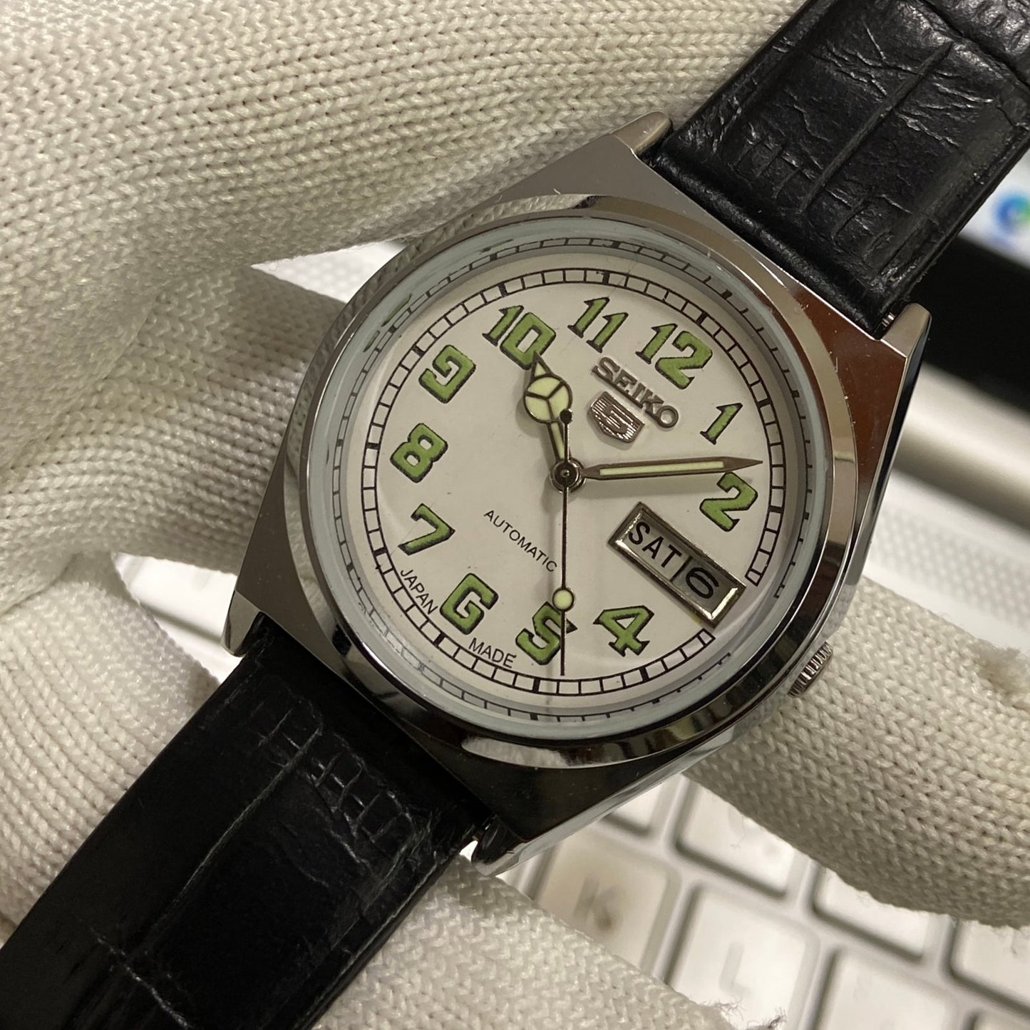 Vintage Seiko 5 Automatic 17Jewels Cal. 6309 White Face Black Band Men's Wrist Watch SB06