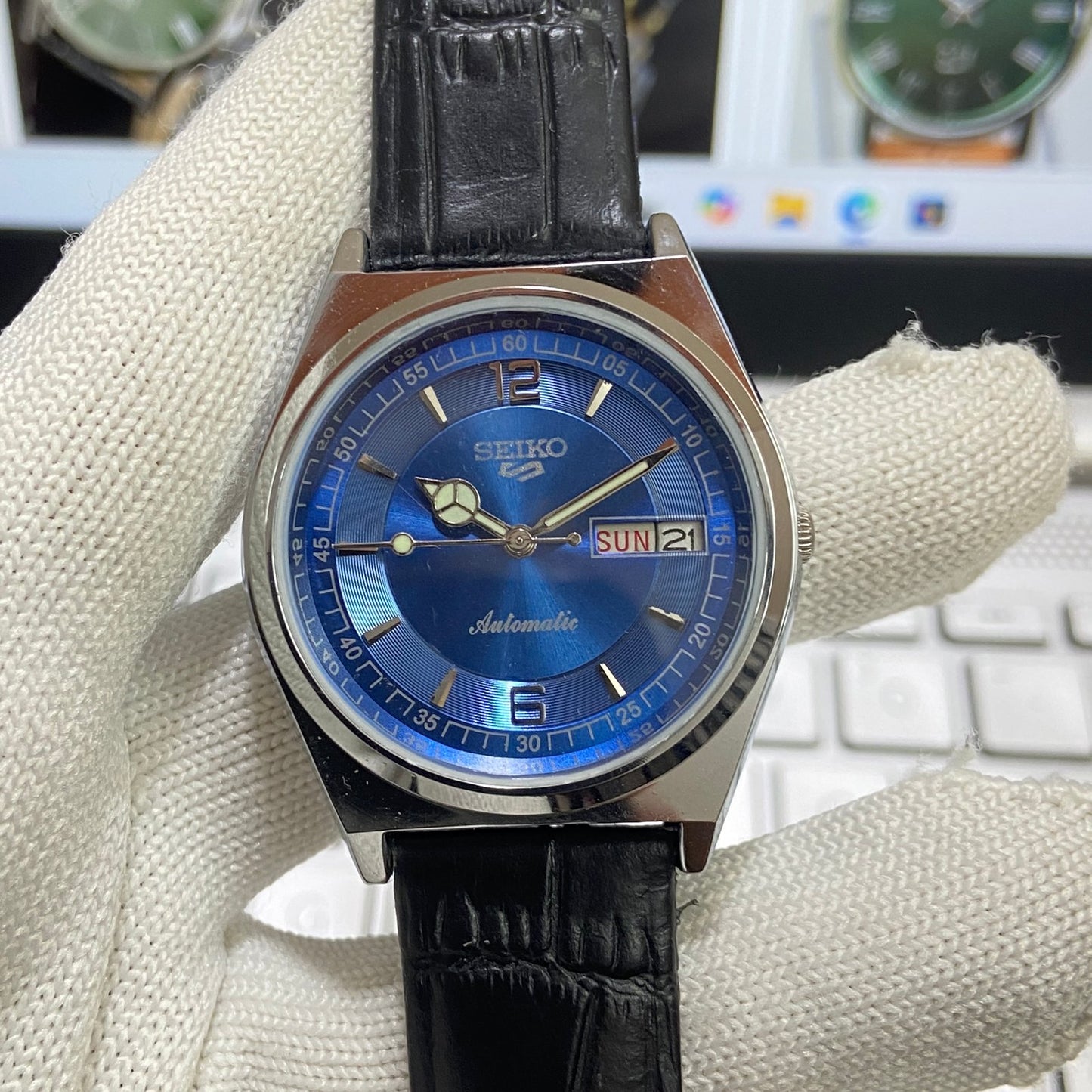Vintage Seiko 5 Automatic 17Jewels Cal. 6309 Blue Face Black Band Men's Wrist Watch SB08