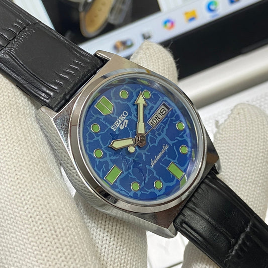 Vintage Seiko 5 Automatic 17Jewels Cal. 6309 Blue Face Black Band Men's Wrist Watch SB09