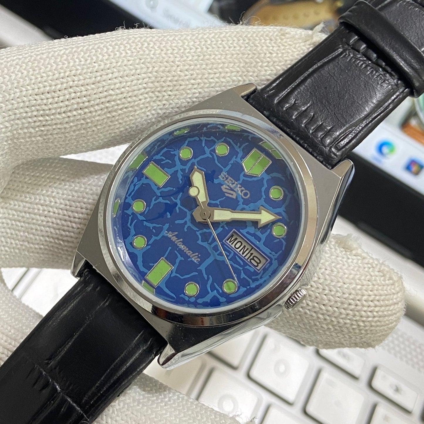 Vintage Seiko 5 Automatic 17Jewels Cal. 6309 Blue Face Black Band Men's Wrist Watch SB09