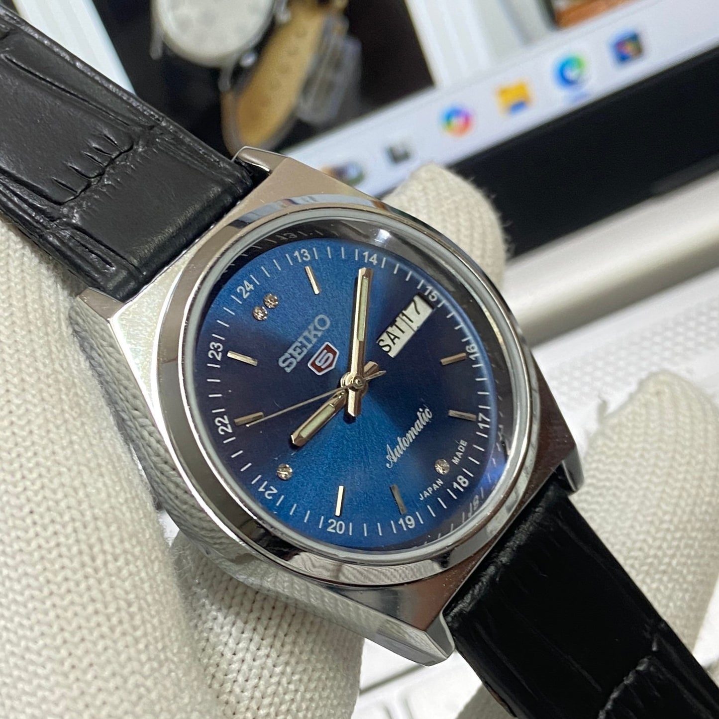 Vintage Seiko 5 Automatic17Jewels Cal. 6309 Blue Face Black Band Men's Wrist Watch SB10