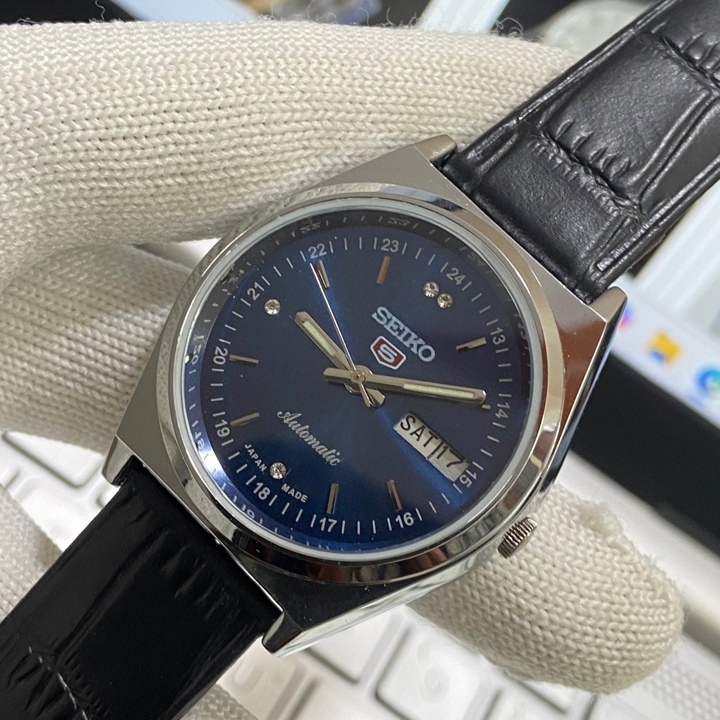 Vintage Seiko 5 Automatic17Jewels Cal. 6309 Blue Face Black Band Men's Wrist Watch SB10
