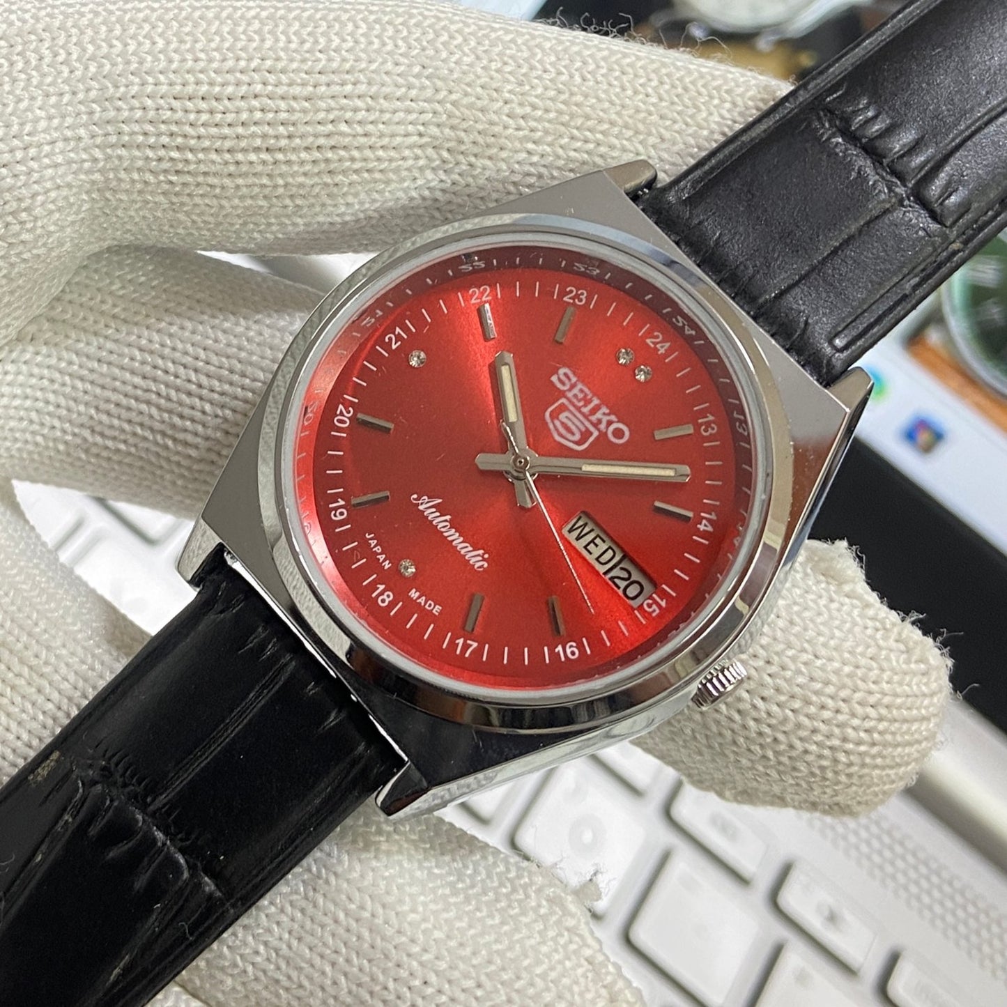 Vintage Seiko 5 Automatic17Jewels Cal. 6309 Red Face Black Band Men's Wrist Watch SB11