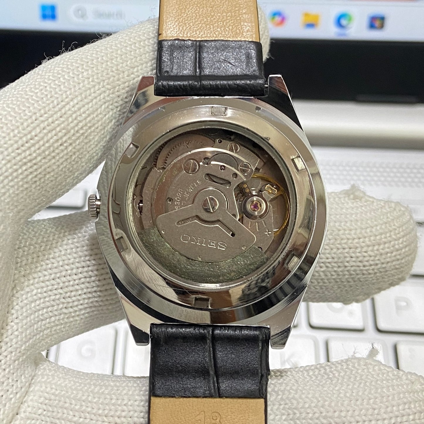 Vintage Seiko 5 Automatic17Jewels Cal. 6309 Red Face Black Band Men's Wrist Watch SB11