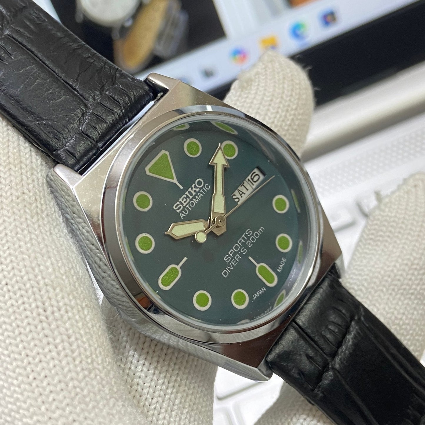 Vintage Seiko 5 Automatic17Jewels Cal. 6309 Green Face Black Band Men's Wrist Watch SB12